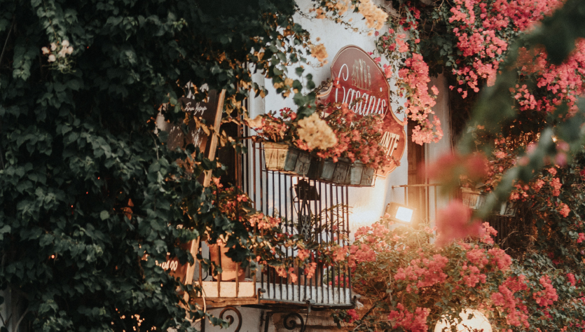 Flowery Casanis balcony